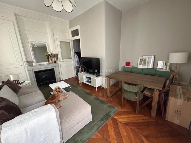 F2 RUE PASTEUR LYON 7