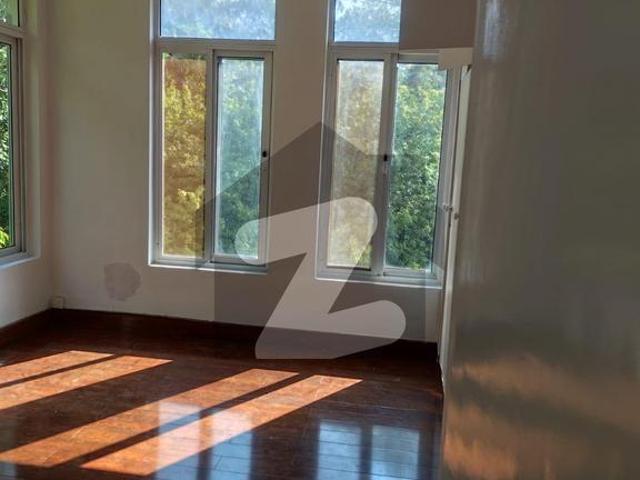 F7 House Available For Sale F 7