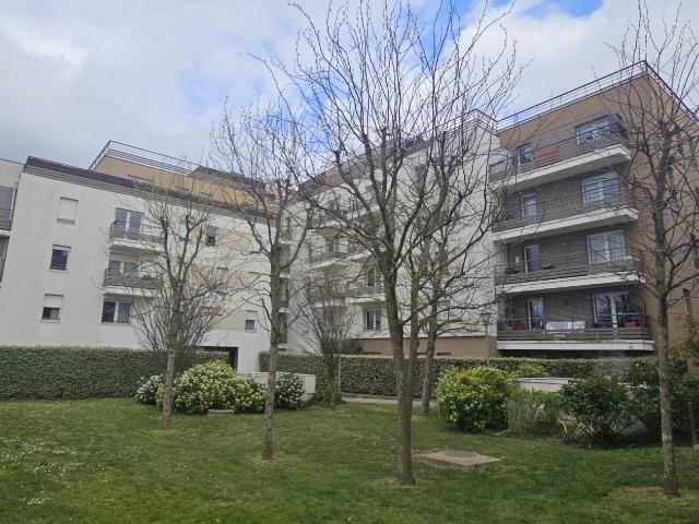 F4/3CHAMBRES IMMEUBLE RECENT QUARTIER GARE