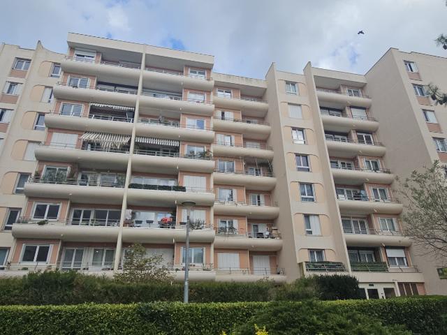 F4/3CHAMBRES PROCHE GARE