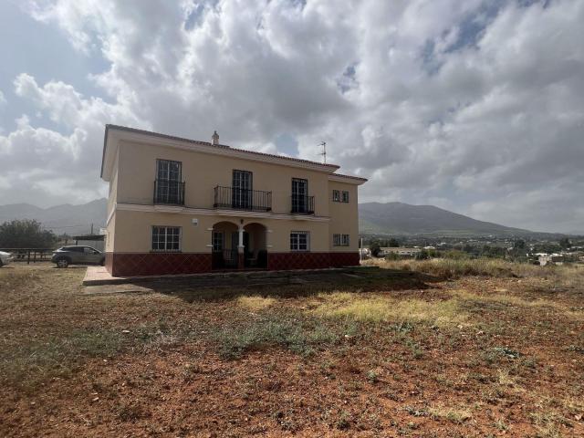 F4502653: Casa de campo en venta en Alhaurín de la Torre 271m² Alhaurín de la Torre