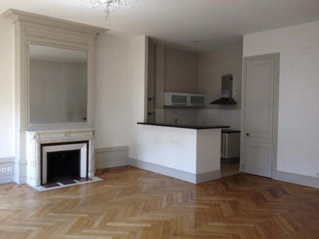 F4 4 RUE DE LA CHARITE 69002 LYON