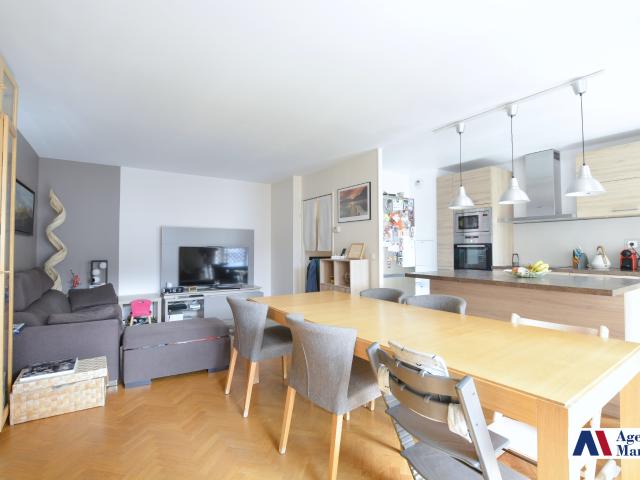 F4 avec balcons+ Cave & Parking