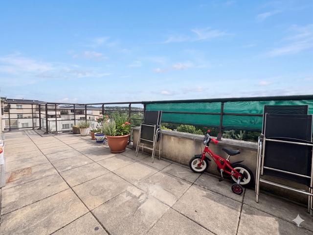 F4 avec terrasse et balcon + 2 stationnements sous sol Corbeil Essonnes