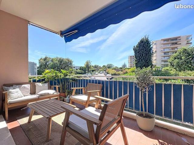 F4 rénové terrasse avec aperçu mer garage cave