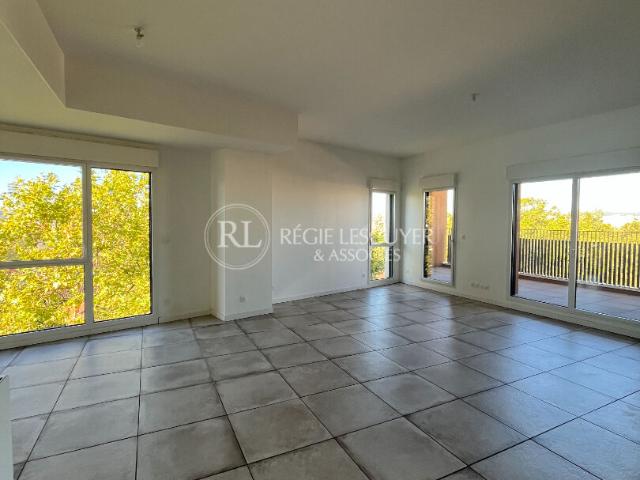 F4 RUE GUERIN LYON 8 A53
