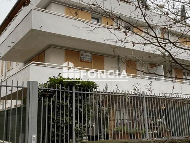F4 situé à Saint Ouen l'Aumône avec 2 places de parking en sous sol et balcon de 20m2