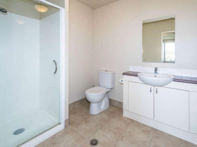 F5/27 Inverness Road, Browns Bay, North Shore City