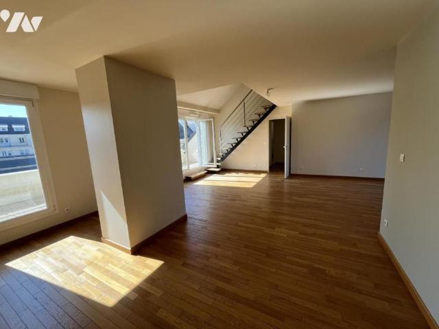 F5, CAEN CENTRE, DERNIER ETAGE AVEC TERRASSES