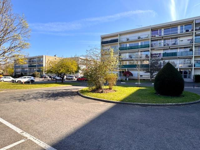 F5 de 103m2 à deux pas de la gare du Bras de Fer