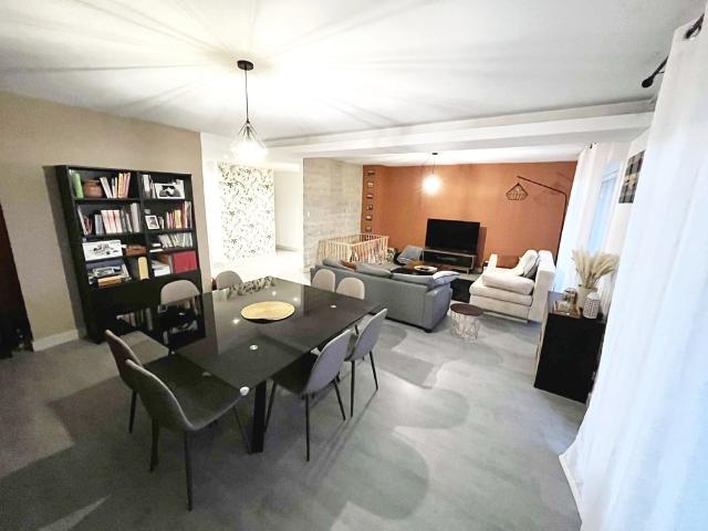 F5 de 108m2 + balcons + cave + garage + terrasse + grenier