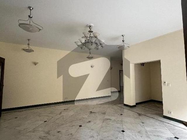 F6 1000 Sqy House For Rent F 6