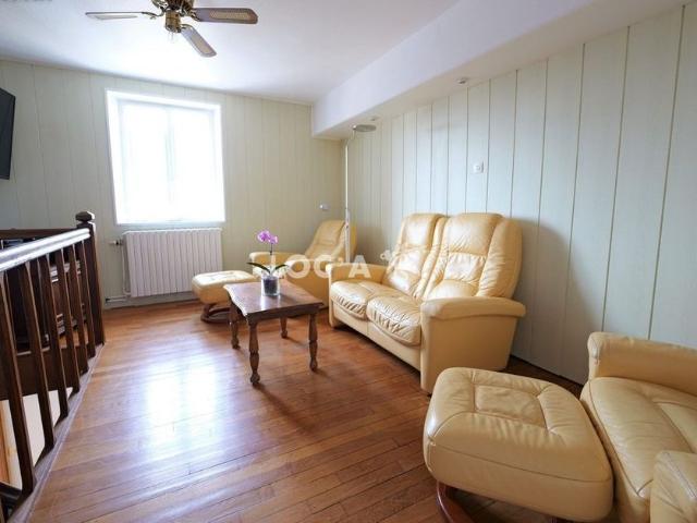F6 186 m² ref: 2128229