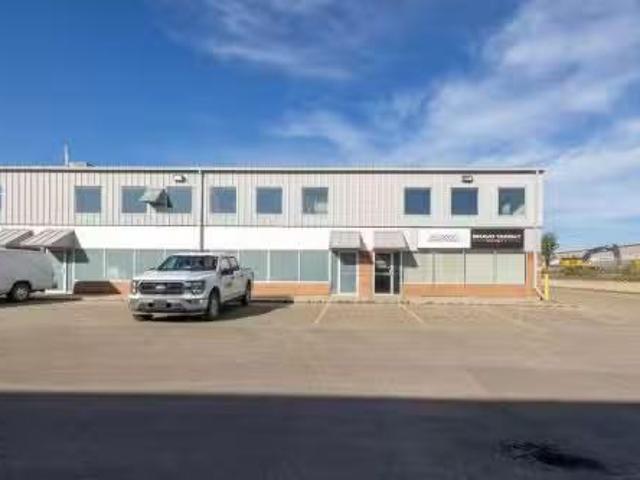 F6 380 Mackenzie Boulevard, Fort Mcmurray, AB, T9H 4C4 comme.