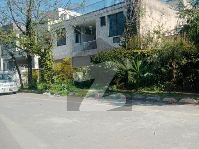 F6 Old House Beautiful Location F 6