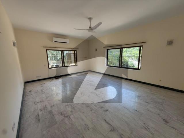 F6 Prime Location 5 Bedrooms 2 kanals House For Rent F 6