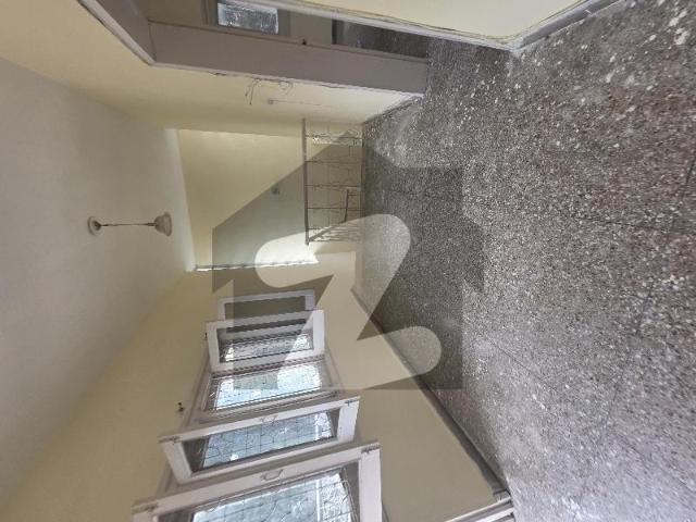 F6 Prime Location: Spacious 3 Bed House For Rent F 6