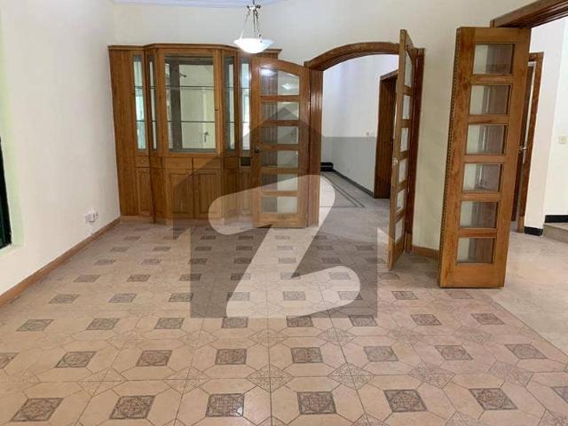 F8 500 Square Yead House 5 Bedrooms Attach Washroom Drawing Dining TV Lounge Kitchen Servant Room Huge Car Parking