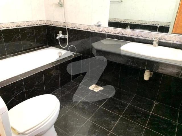F8 500 Square Yead House 5 Bedrooms Attach Washroom Drawing Dining TV Lounge Kitchen Servant Room Huge Car Parking F 8