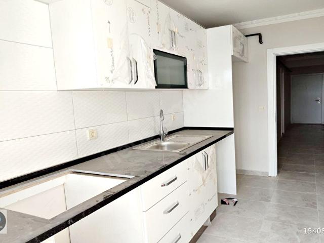 F&O Gayrimenkul'den* Üsküdar Aziz Mahmut Hüdayi'de 3+1 Daire!