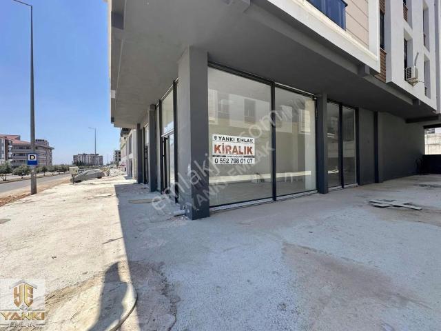 F.çakmak'ta 200 M2 Kiralık Dükkan Cadde Üzeri