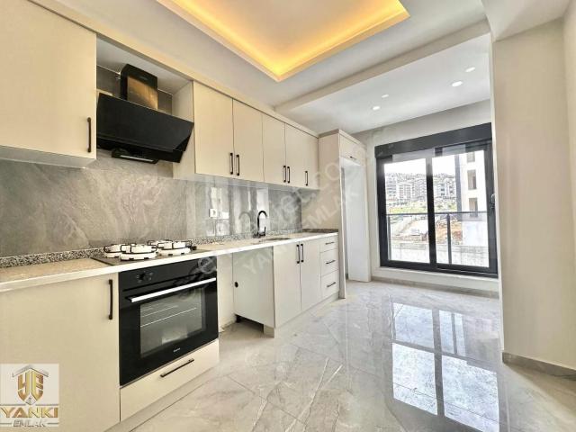 F'çakmak'ta_2+1 100m2_havuzlu Site'de Ebeveyn Banyolu Katta