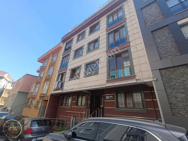 F l Den Yeni Evliye, Kariyerlerli Bekara Arakat Bakımlı Daire