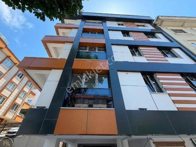 F l Emlaktan Çakmak Ağaoğlu Yakını Cadde Üzeri 2+1 Arakat Daire