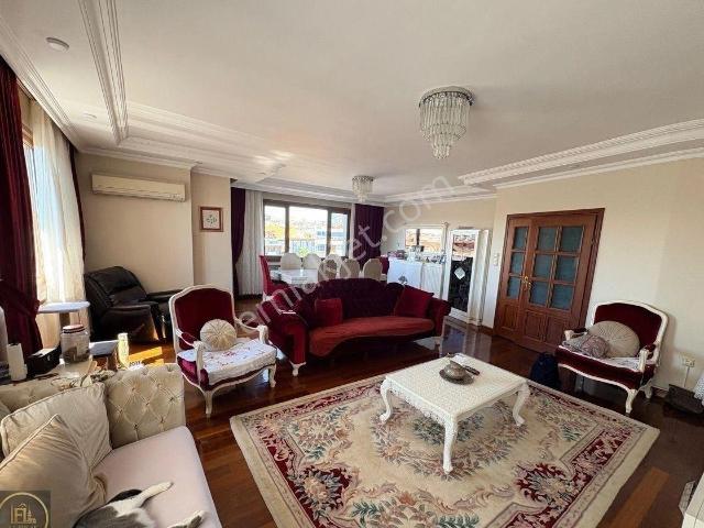 F l Emlaktan Küçükyalı Marmaraya Yakın 5+2 Triplex Satılık Daire