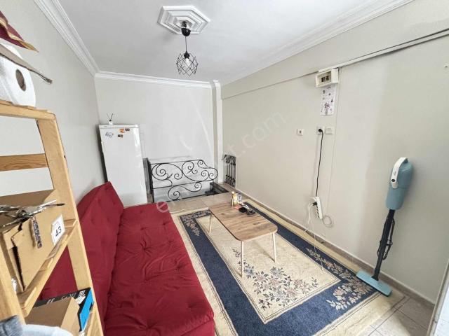 F l Emlaktan Üsküdar Z.kamilde 1+1 Ters Dublex Daire Fırsat.
