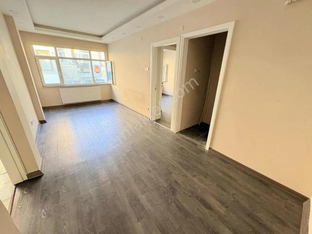 F l Emlaktan Üsküdar Merkezde Kiralık Daire