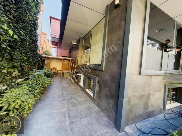 F l'den Ümraniye Çarşı Yakını Cadde Üstü Y.giriş 1+1 Home+ofis