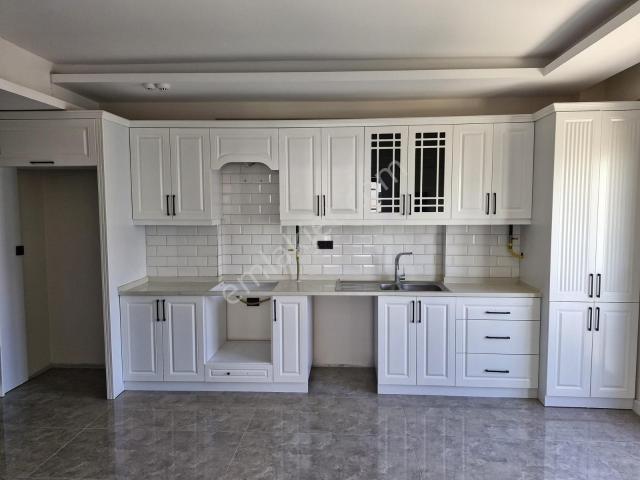 Fırat Plaza Mezitli Akdeniz'de 2,5+1 Satılık Daire Ara Kat