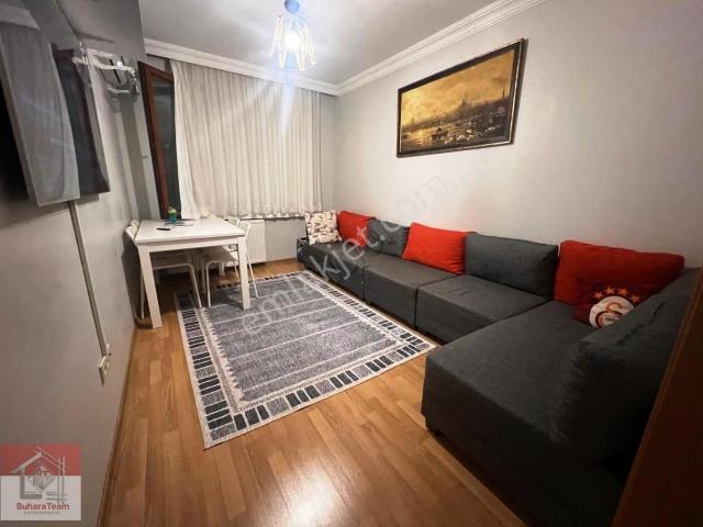 Fırsat. çekmeköy Merkez Mah. Ara Kat 2+1 Temiz Satılık Daire
