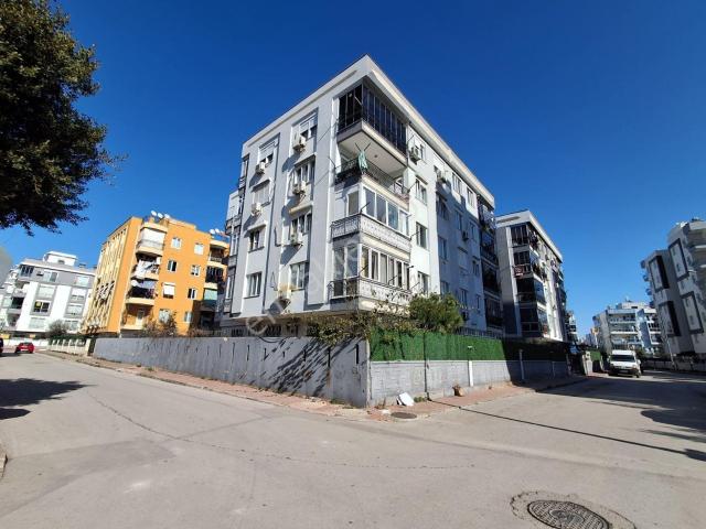 ️fırsatı Kaçırma 3+1 Daire 3 Bloklu Site İçerisinde 145 M²