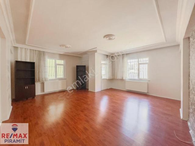 Fırsat! Kapalı Otoparklı 150 M² 3+1 Boş Daire