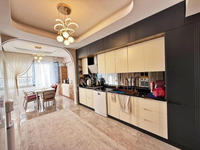 Fıstıklık'ta Açık Cephe Ekstralı Giyinme Oda Yerden Isıtma 3.5+1
