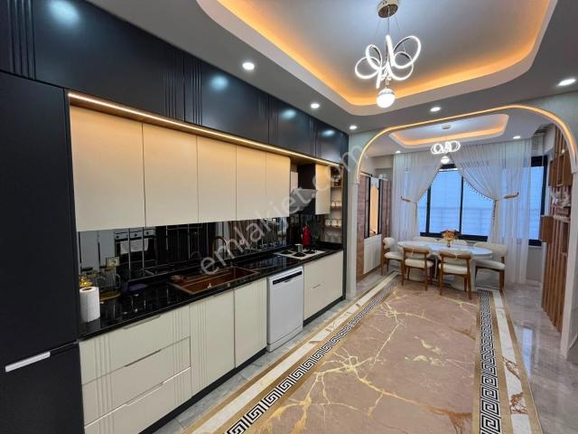 Fıstıklık'ta Arakat Yerden Isıtma Geniş Oturum U.lüx 3.5+1 Daire