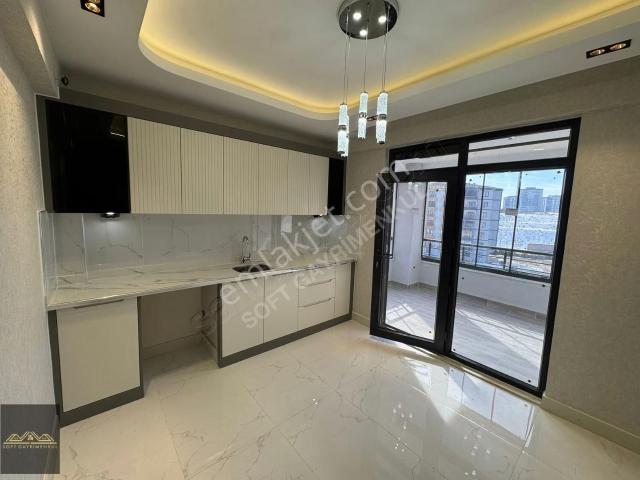 Fıstıklık'ta Sıfır Arakat Geniş Oturum Ultralüx Satılık 2+1
