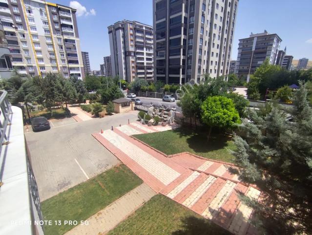 Fıstıklık Mah. Bahçeli Site İçinde Kiralık 3+1 Daire