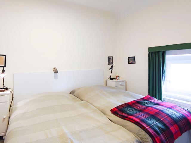 F Westend: 2 Zimmer im Dachgeschoss, komplett möbliert » Wohnungen, Häuser, Apartments zur Miete