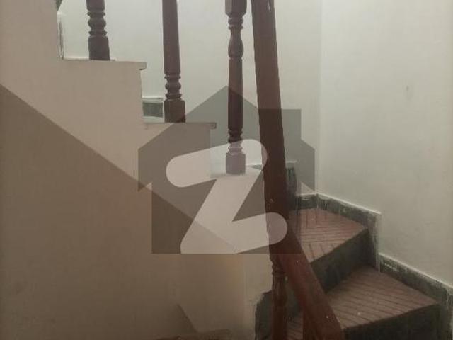 F 10/3 house size 2040 double storey one unit for family rent f 10/3