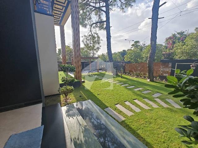F 10 Brand New House For Sale