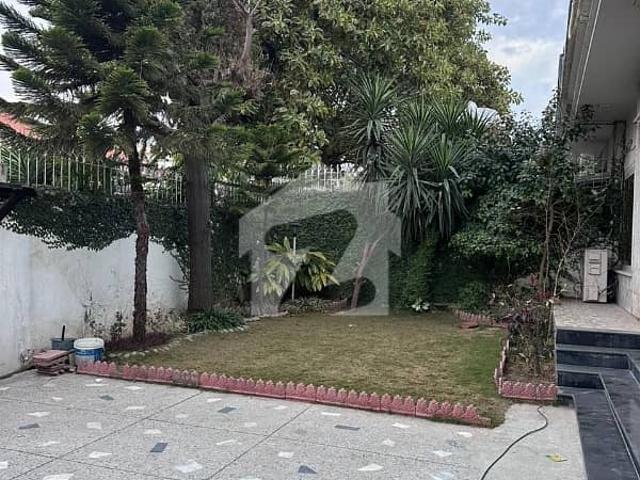 F 10 Duplex House For Sale Prime Location Double Storey 6 Beds