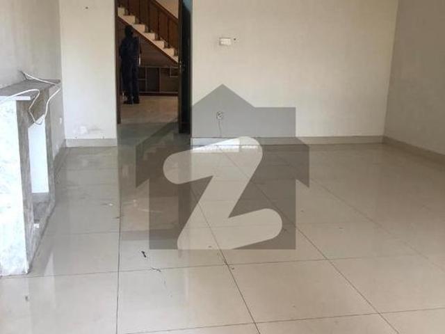 F 10 double storey house 5 beds tiled floor 1 kitchen huge lawn f 10
