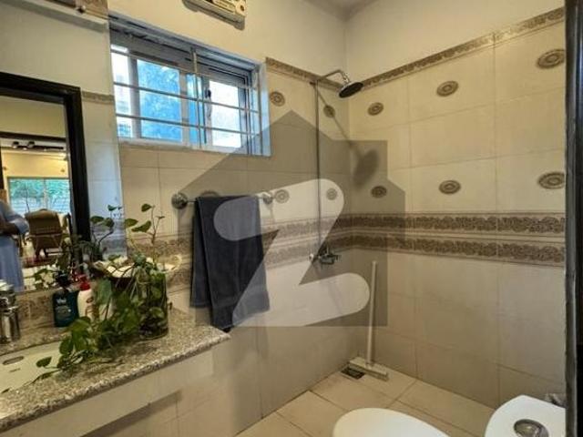 F 10 Double Storey House Excellent 1000 Square Yard House Proper 6 Bedrooms, 6 Attached Bathrooms Modern Fittings And Tiled Floor TV Lounge, Drawing Dining, 1 Kitchen F 10