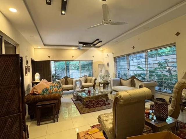 F 10 Double Storey House Excellent 1000 Square Yard House Proper 6 Bedrooms, 6 Attached Bathrooms Modern Fittings And Tiled Floor TV Lounge, Drawing Dining, 1 Kitchen