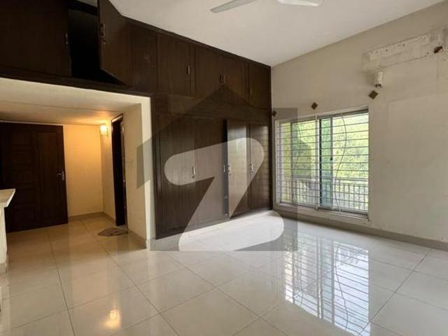 F 10 Double Story 2 Kanal House 6 Bedroom Attach Washroom Tile Flooring Best Location Near Park Front Back Lawn Available For Rent F 10