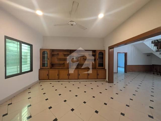 F 10 double story house for rent excellent 555 sqy double story house along with basement proper and modern fittings, marble flooring 7 bedrooms, 7 attached bathrooms tv lounge, drawing dining, 2 kitchens