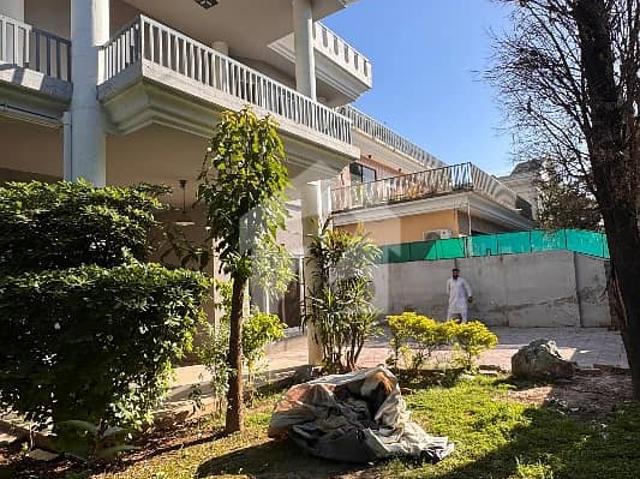 F 10 Full Renovated House Available for Rent beautiful location
